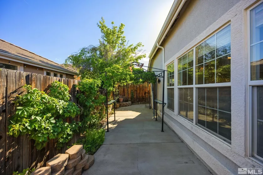 9653 Truckee Meadows, Reno, Nevada 89521, 3 Bedrooms Bedrooms, ,2 BathroomsBathrooms,Residential,Residential,Truckee Meadows,250006447