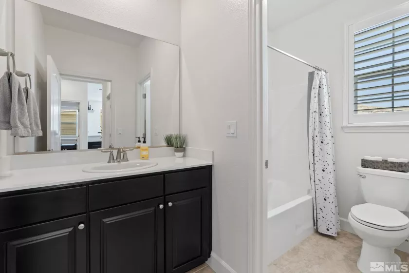 3097 Livorno, Sparks, Nevada 89434, 4 Bedrooms Bedrooms, ,3 BathroomsBathrooms,Residential,Residential,Livorno,250006450