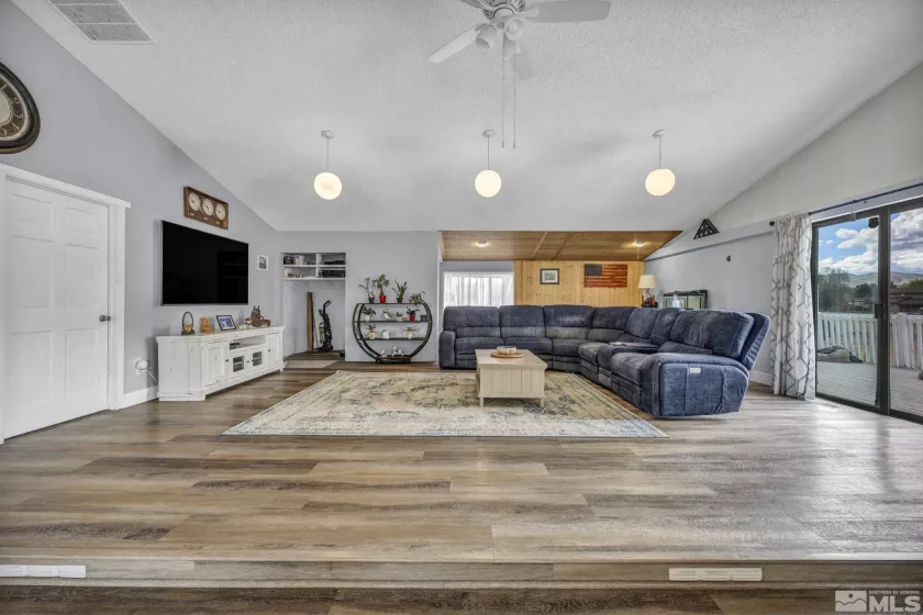 1131 Linda Anne, Gardnerville, Nevada 89410, 3 Bedrooms Bedrooms, ,3 BathroomsBathrooms,Residential,Residential,Linda Anne,250006457
