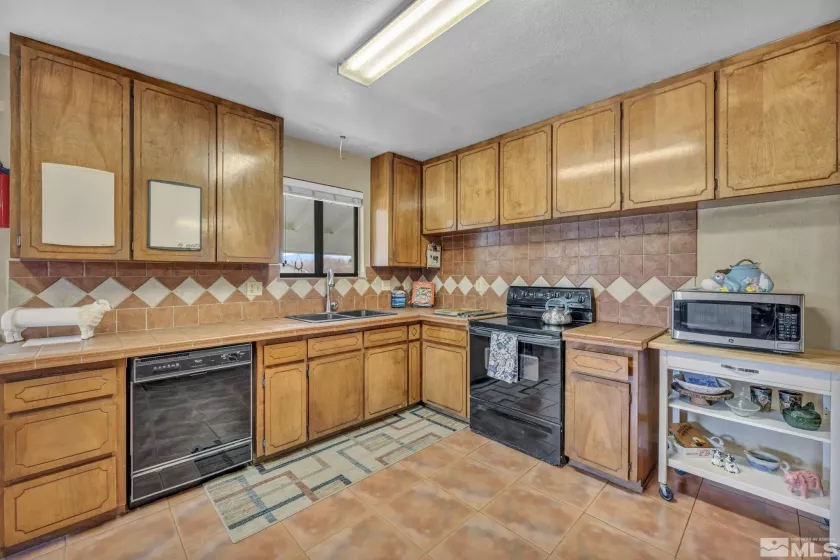 1131 Linda Anne, Gardnerville, Nevada 89410, 3 Bedrooms Bedrooms, ,3 BathroomsBathrooms,Residential,Residential,Linda Anne,250006457