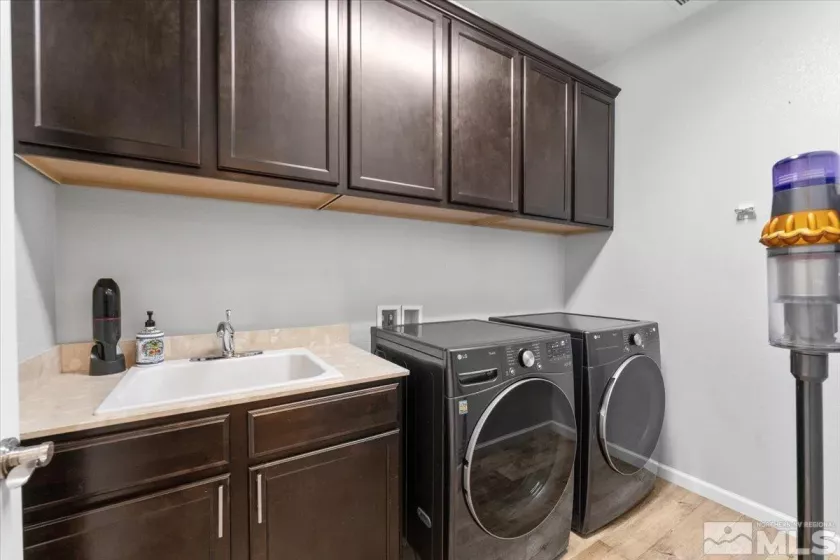 2265 Renzo, Reno, Nevada 89521, 4 Bedrooms Bedrooms, ,3 BathroomsBathrooms,Residential,Residential,Renzo,250006369