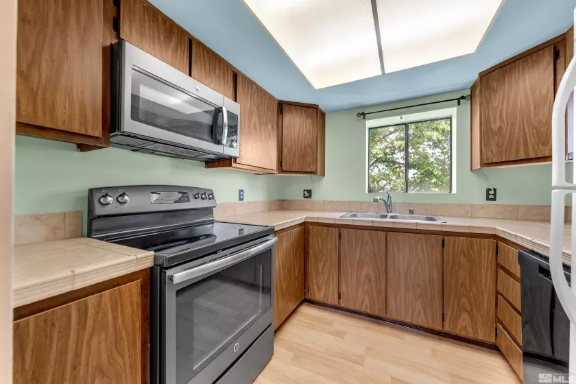 119 Vista Rafael, Reno, Nevada 89503, 1 Bedroom Bedrooms, ,1 BathroomBathrooms,Residential,Residential,Vista Rafael,250006401