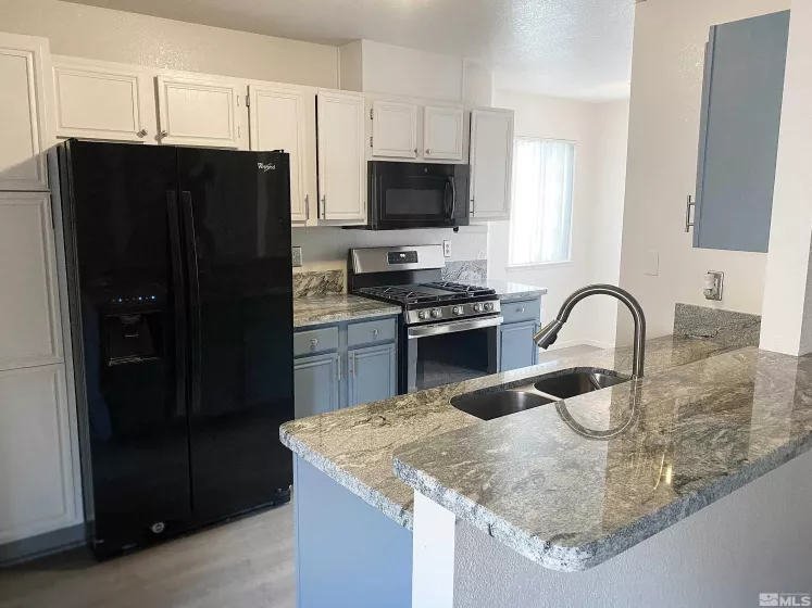 4918 Bayridge, Reno, Nevada 89502, 3 Bedrooms Bedrooms, ,2 BathroomsBathrooms,Residential Lease,Manufactured,Bayridge,250006462
