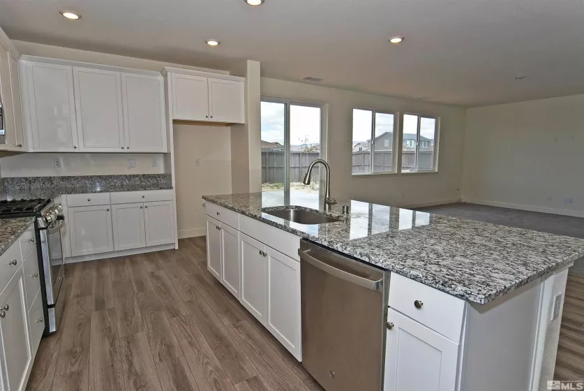 2091 Forest Grove, Sparks, Nevada 89436, 5 Bedrooms Bedrooms, ,3 BathroomsBathrooms,Residential,Residential,Forest Grove,250006461
