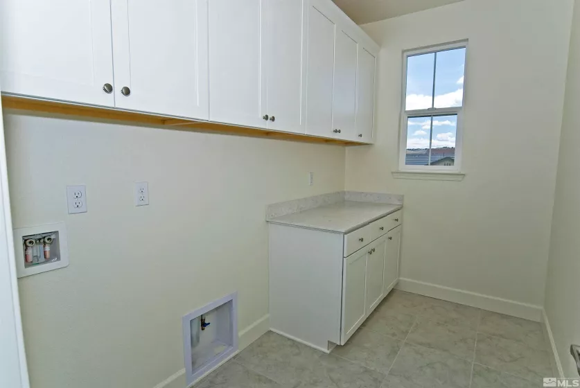 2091 Forest Grove, Sparks, Nevada 89436, 5 Bedrooms Bedrooms, ,3 BathroomsBathrooms,Residential,Residential,Forest Grove,250006461