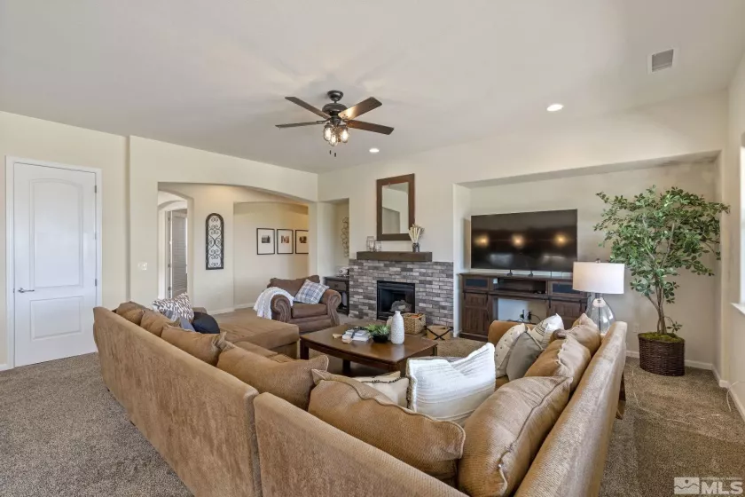 260 Serenade, Sparks, Nevada 89441, 5 Bedrooms Bedrooms, ,3 BathroomsBathrooms,Residential,Residential,Serenade,250006468