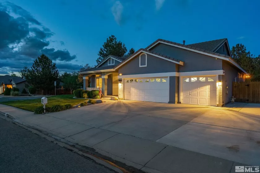 5984 Hidden Highlands, Reno, Nevada 89502, 4 Bedrooms Bedrooms, ,2 BathroomsBathrooms,Residential,Residential,Hidden Highlands,250006466
