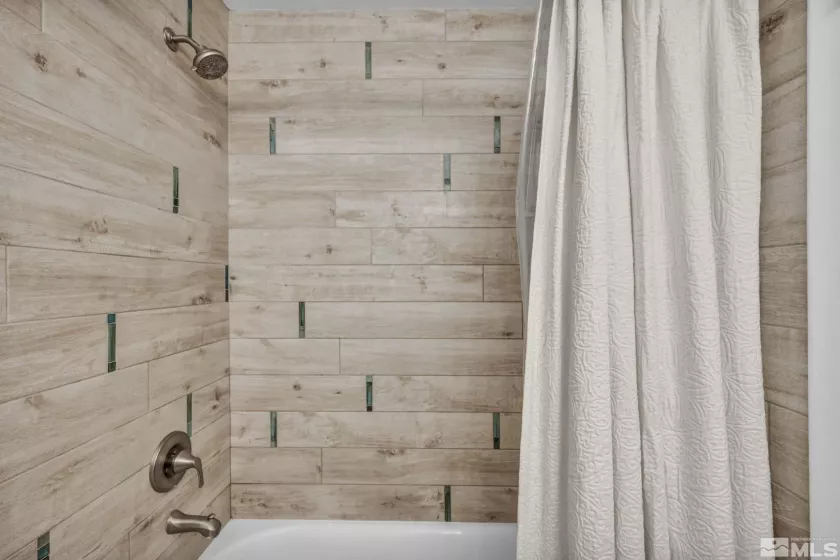 20 Devere, Sparks, Nevada 89431, 3 Bedrooms Bedrooms, ,2 BathroomsBathrooms,Residential,Residential,Devere,250006467