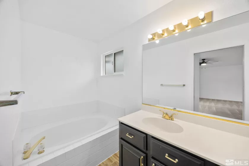 730 Icarus, Reno, Nevada 89512, 4 Bedrooms Bedrooms, ,3 BathroomsBathrooms,Residential,Residential,Icarus,250006543