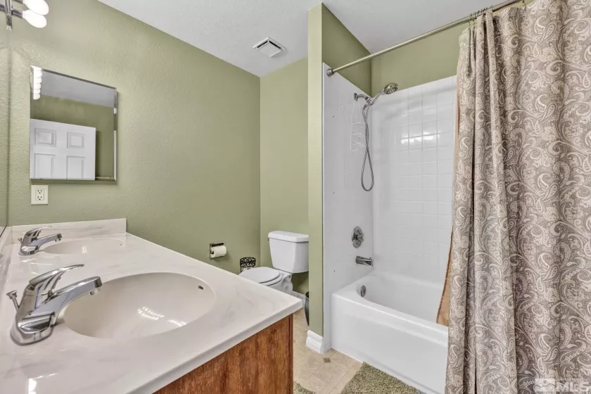 5245 Canyon View, Sparks, Nevada 89436, 4 Bedrooms Bedrooms, ,3 BathroomsBathrooms,Residential,Residential,Canyon View,250006568