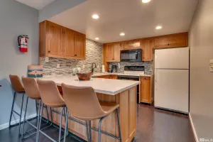100 Lake, Stateline, Nevada 89449, 3 Bedrooms Bedrooms, ,2 BathroomsBathrooms,Residential,Residential,Lake,250006571