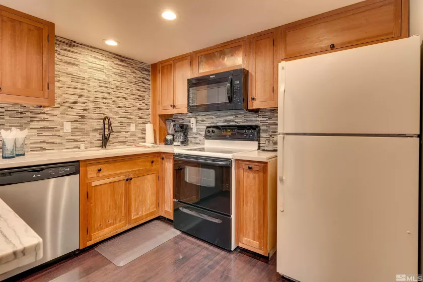 100 Lake, Stateline, Nevada 89449, 3 Bedrooms Bedrooms, ,2 BathroomsBathrooms,Residential,Residential,Lake,250006571