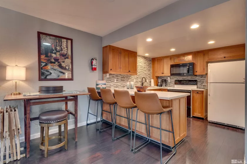 100 Lake, Stateline, Nevada 89449, 3 Bedrooms Bedrooms, ,2 BathroomsBathrooms,Residential,Residential,Lake,250006571
