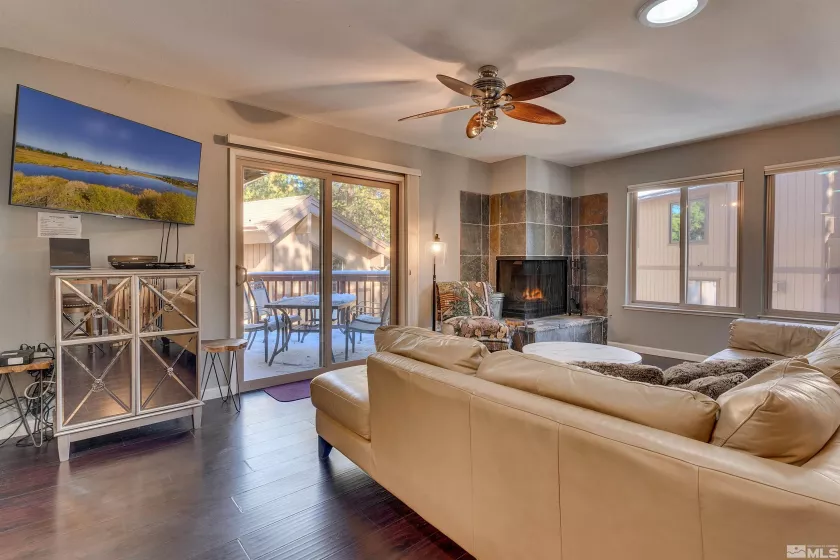100 Lake, Stateline, Nevada 89449, 3 Bedrooms Bedrooms, ,2 BathroomsBathrooms,Residential,Residential,Lake,250006571