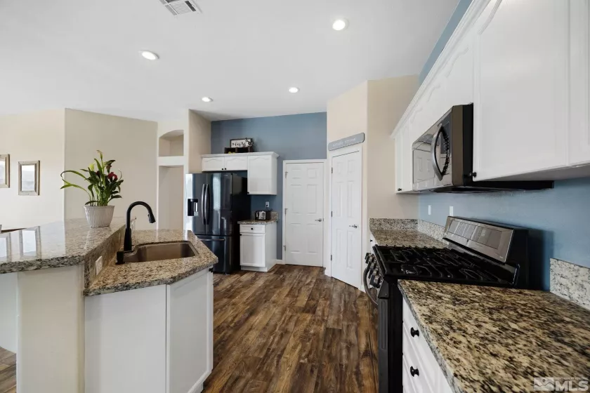 1523 Riverpark, Dayton, Nevada 89403, 4 Bedrooms Bedrooms, ,2 BathroomsBathrooms,Residential,Residential,Riverpark,250006556