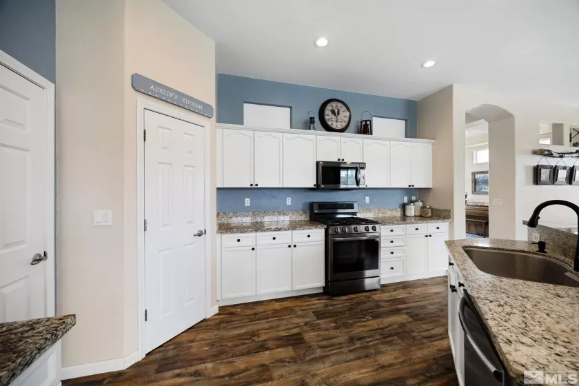 1523 Riverpark, Dayton, Nevada 89403, 4 Bedrooms Bedrooms, ,2 BathroomsBathrooms,Residential,Residential,Riverpark,250006556