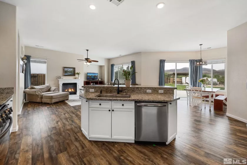 1523 Riverpark, Dayton, Nevada 89403, 4 Bedrooms Bedrooms, ,2 BathroomsBathrooms,Residential,Residential,Riverpark,250006556