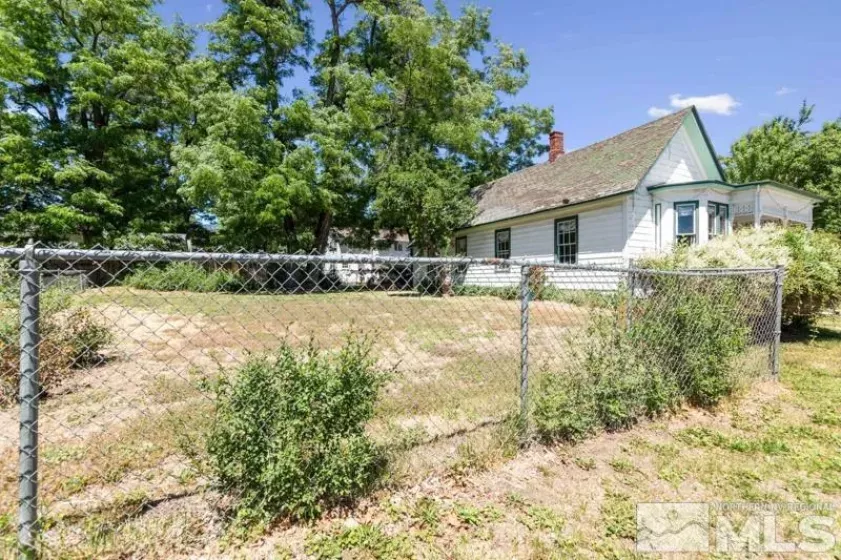 1114 Curry, Carson City, Nevada 89703, ,Commercial Sale,Residential,Curry,250006557