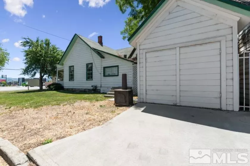 1114 Curry, Carson City, Nevada 89703, ,Commercial Sale,Residential,Curry,250006557