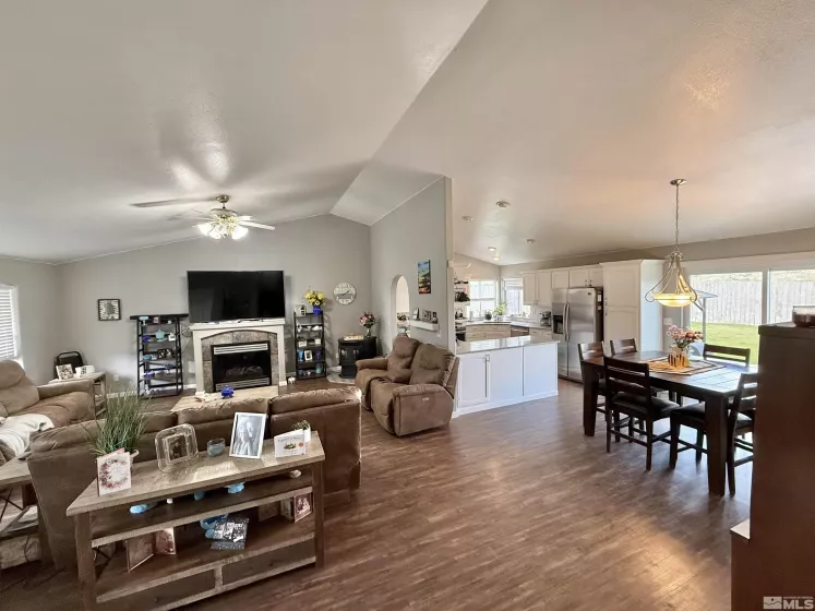 660 Castle, Winnemucca, Nevada 89445, 4 Bedrooms Bedrooms, ,3 BathroomsBathrooms,Residential,Residential,Castle,250006558