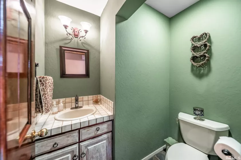 350 Black Pine, Reno, Nevada 89511, 3 Bedrooms Bedrooms, ,3 BathroomsBathrooms,Residential,Residential,Black Pine,250006561
