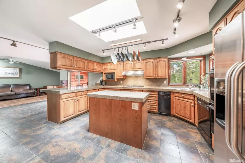 350 Black Pine, Reno, Nevada 89511, 3 Bedrooms Bedrooms, ,3 BathroomsBathrooms,Residential,Residential,Black Pine,250006561