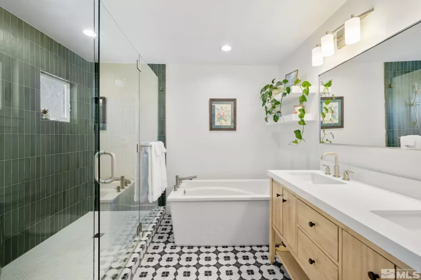 2480 Idlewild, Reno, Nevada 89509, 3 Bedrooms Bedrooms, ,2 BathroomsBathrooms,Residential,Residential,Idlewild,250006564