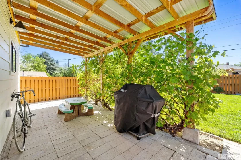 2480 Idlewild, Reno, Nevada 89509, 3 Bedrooms Bedrooms, ,2 BathroomsBathrooms,Residential,Residential,Idlewild,250006564