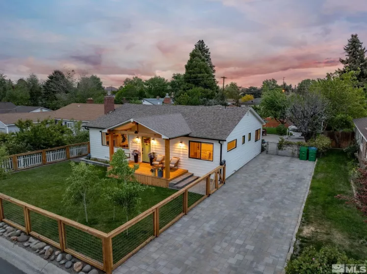 2480 Idlewild, Reno, Nevada 89509, 3 Bedrooms Bedrooms, ,2 BathroomsBathrooms,Residential,Residential,Idlewild,250006564