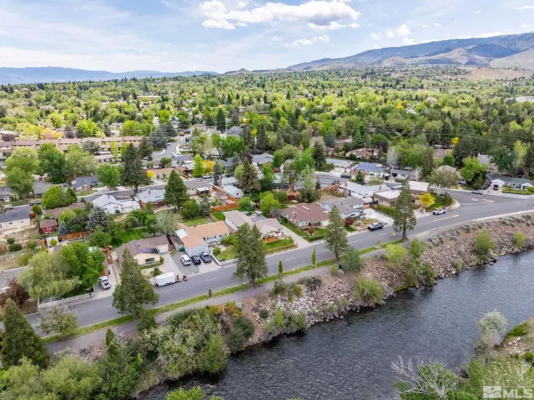 2480 Idlewild, Reno, Nevada 89509, 3 Bedrooms Bedrooms, ,2 BathroomsBathrooms,Residential,Residential,Idlewild,250006564
