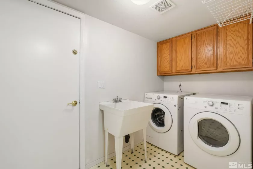 1890 Tess, Reno, Nevada 89511, 4 Bedrooms Bedrooms, ,3 BathroomsBathrooms,Residential,Residential,Tess,250006484