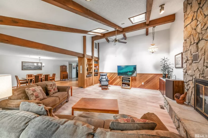12565 Creek Crest, Reno, Nevada 89511, 3 Bedrooms Bedrooms, ,2 BathroomsBathrooms,Residential,Residential,Creek Crest,250006487