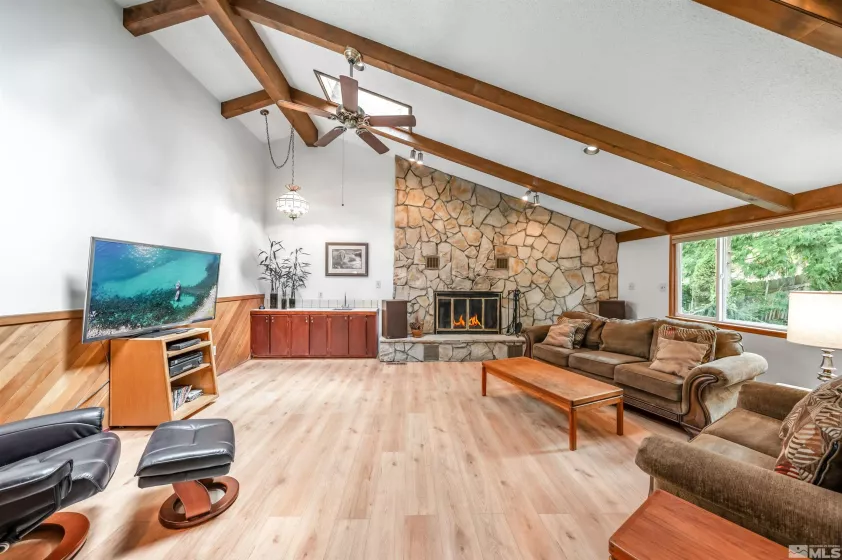 12565 Creek Crest, Reno, Nevada 89511, 3 Bedrooms Bedrooms, ,2 BathroomsBathrooms,Residential,Residential,Creek Crest,250006487