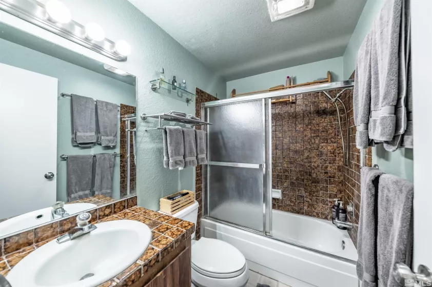 12565 Creek Crest, Reno, Nevada 89511, 3 Bedrooms Bedrooms, ,2 BathroomsBathrooms,Residential,Residential,Creek Crest,250006487