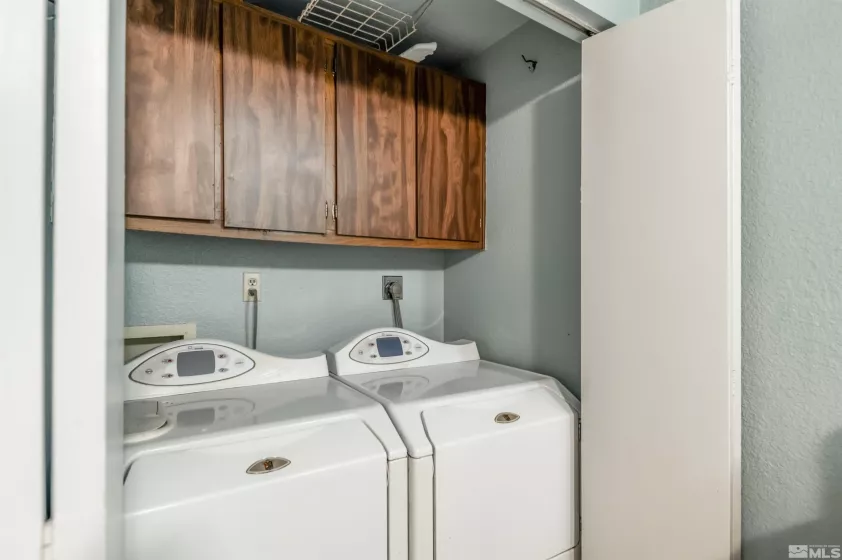12565 Creek Crest, Reno, Nevada 89511, 3 Bedrooms Bedrooms, ,2 BathroomsBathrooms,Residential,Residential,Creek Crest,250006487