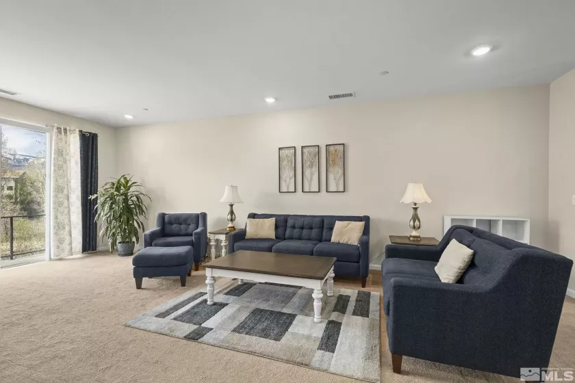 2740 Elsie Irene, Reno, Nevada 89503, 2 Bedrooms Bedrooms, ,3 BathroomsBathrooms,Residential,Residential,Elsie Irene,250005797
