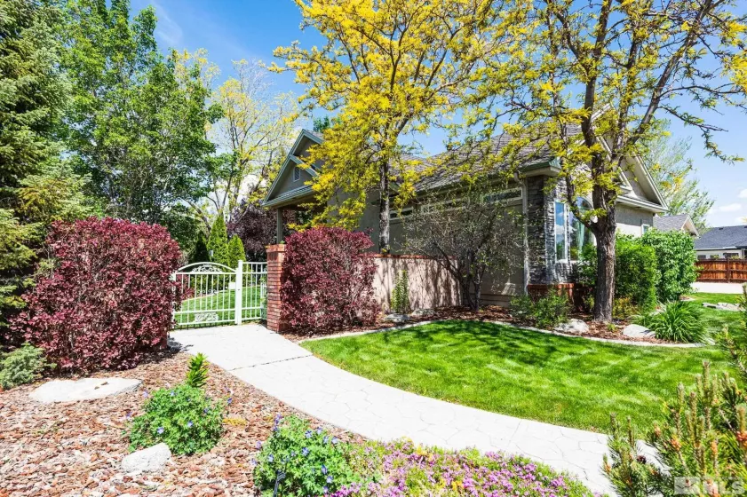 971 Fieldgate, Gardnerville, Nevada 89460, 3 Bedrooms Bedrooms, ,4 BathroomsBathrooms,Residential,Residential,Fieldgate,250006515