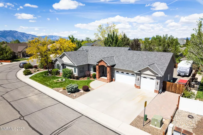 971 Fieldgate, Gardnerville, Nevada 89460, 3 Bedrooms Bedrooms, ,4 BathroomsBathrooms,Residential,Residential,Fieldgate,250006515