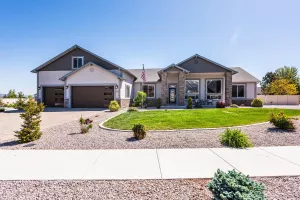 1023 Sun Crest, Gardnerville, Nevada 89460, 4 Bedrooms Bedrooms, ,3 BathroomsBathrooms,Residential,Residential,Sun Crest,250050011