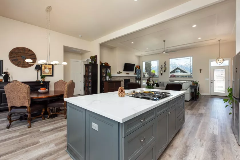 1023 Sun Crest, Gardnerville, Nevada 89460, 4 Bedrooms Bedrooms, ,3 BathroomsBathrooms,Residential,Residential,Sun Crest,250050011