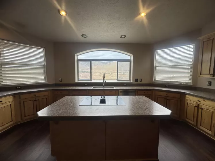 9485 Zaring, Winnemucca, Nevada 89445, 4 Bedrooms Bedrooms, ,3 BathroomsBathrooms,Residential,Residential,Zaring,250050026