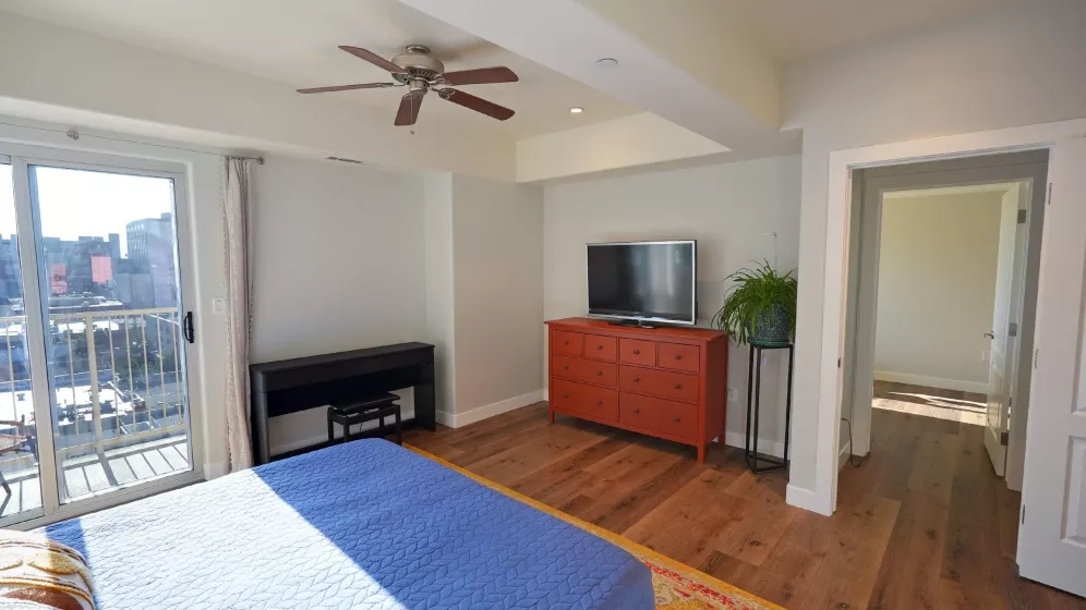 200 2nd, Reno, Nevada 89501, 2 Bedrooms Bedrooms, ,3 BathroomsBathrooms,Residential,Residential,2nd,250050069