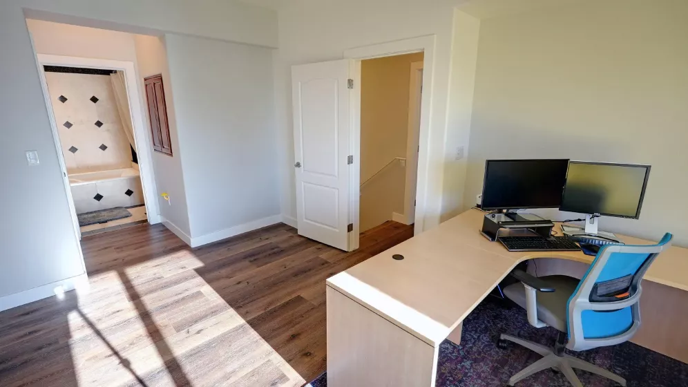200 2nd, Reno, Nevada 89501, 2 Bedrooms Bedrooms, ,3 BathroomsBathrooms,Residential,Residential,2nd,250050069