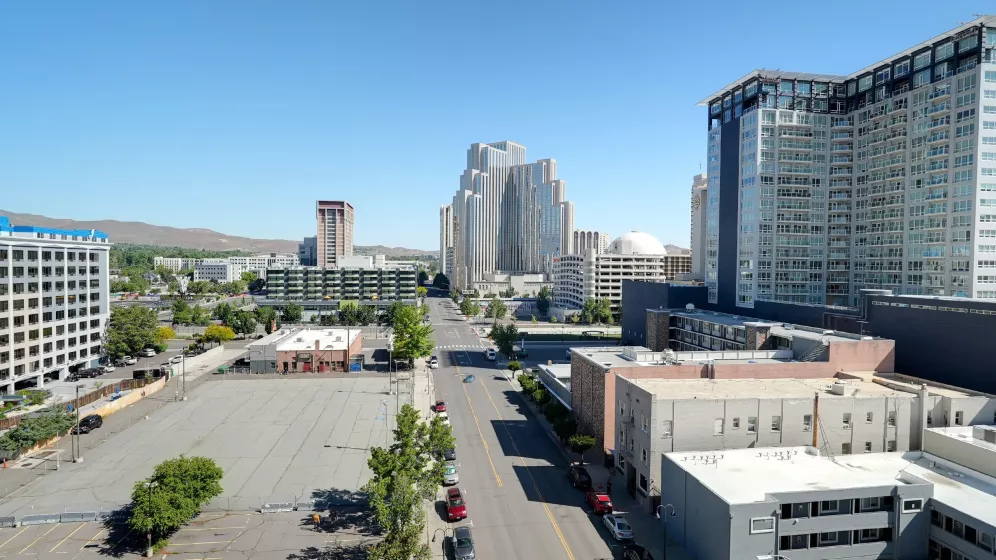 200 2nd, Reno, Nevada 89501, 2 Bedrooms Bedrooms, ,3 BathroomsBathrooms,Residential,Residential,2nd,250050069