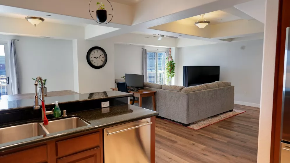 200 2nd, Reno, Nevada 89501, 2 Bedrooms Bedrooms, ,3 BathroomsBathrooms,Residential,Residential,2nd,250050069