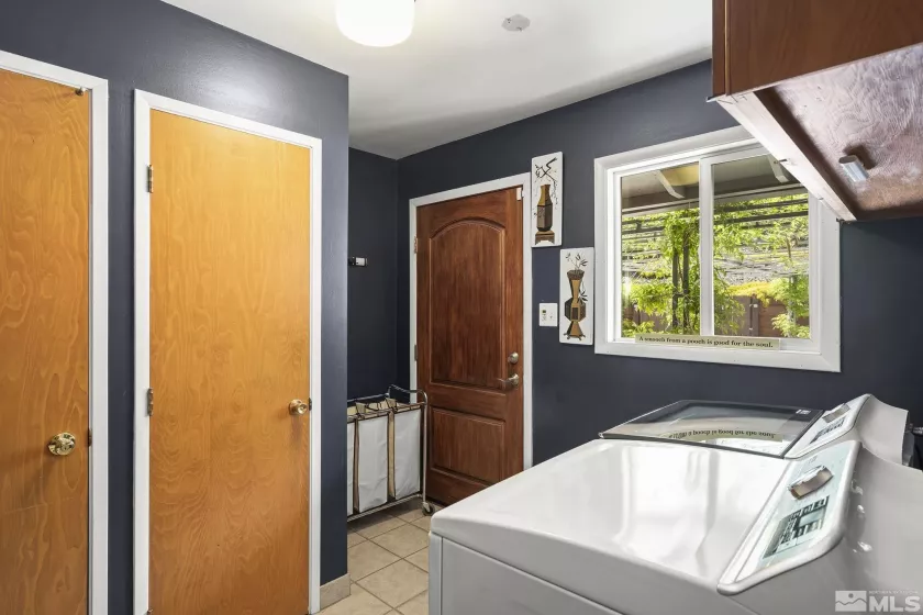2135 Skyline, Reno, Nevada 89509, 3 Bedrooms Bedrooms, ,3 BathroomsBathrooms,Residential,Residential,Skyline,250006502