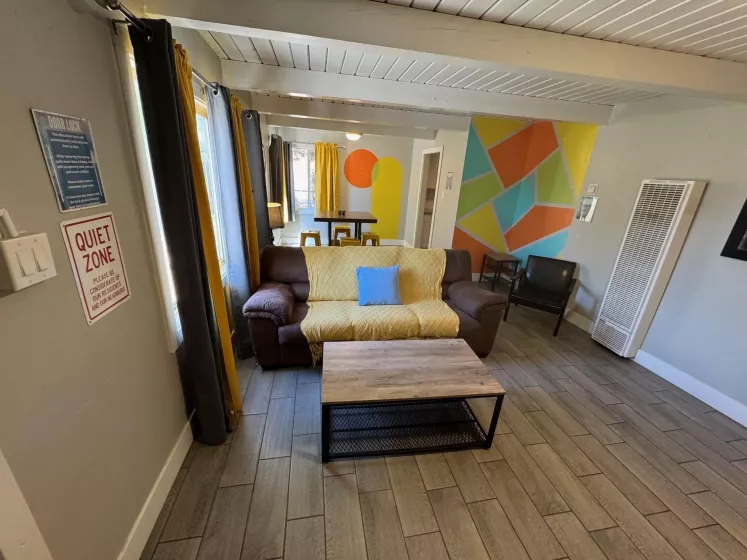 565 Denslowe, Reno, Nevada 89512, ,Residential Income,Residential,Denslowe,250050077