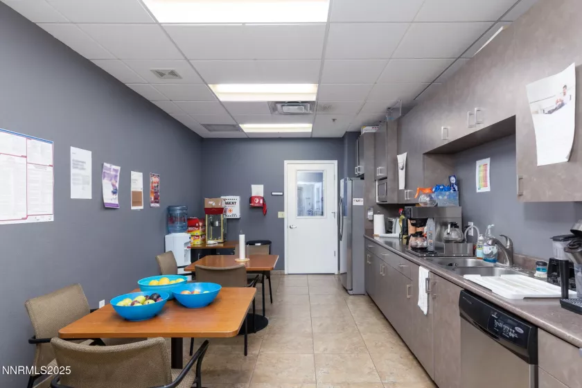 2575 Alta Vista, Elko, Nevada 89801, ,Commercial Lease,Manufactured,Alta Vista,250050098