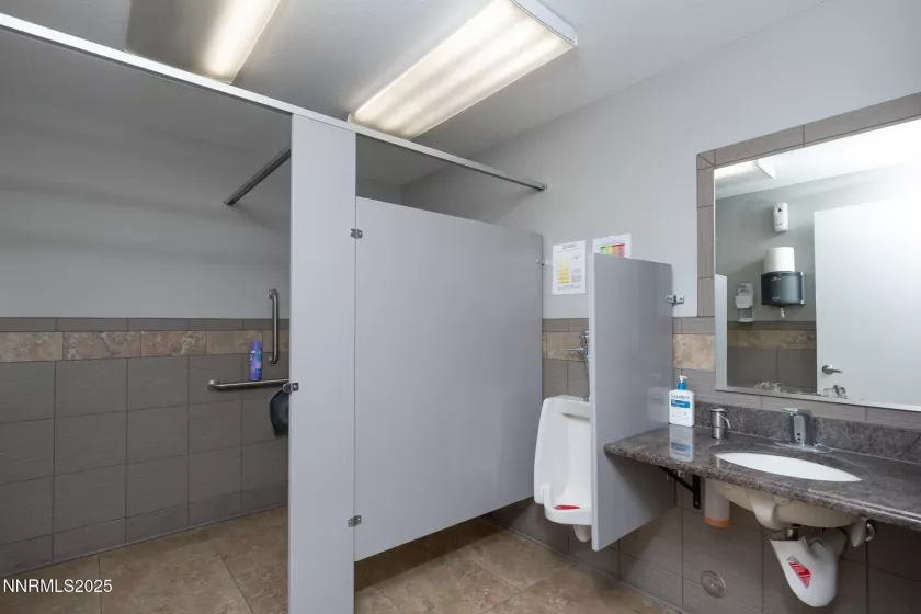 2575 Alta Vista, Elko, Nevada 89801, ,Commercial Lease,Manufactured,Alta Vista,250050098