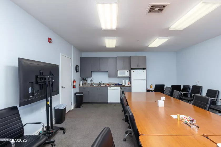 2575 Alta Vista, Elko, Nevada 89801, ,Commercial Lease,Manufactured,Alta Vista,250050098